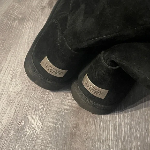 UGG Tularosa Black Leather Sheepskin Winter Boots worn once - Picture 3 of 7